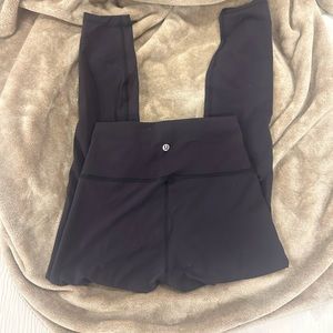 Lululemon black wunder under size 6 25”